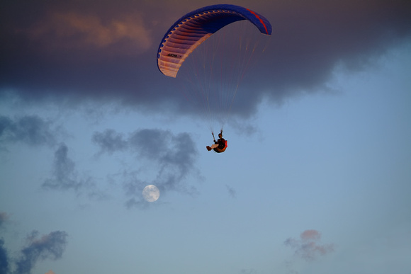 Paragliding 136