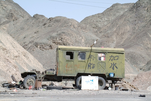 Ice cream truck in the Taklamaken desert